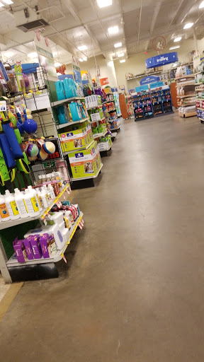 Pet Supply Store «PetSmart», reviews and photos, 3220 W Shaw Ave, Fresno, CA 93711, USA
