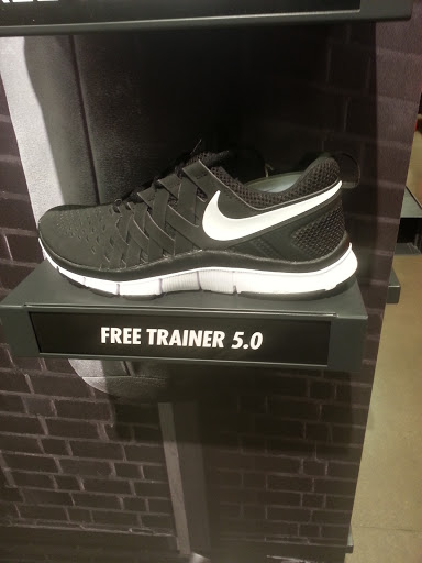 Clothing Store «Nike Factory Store», reviews and photos, 3905 Eagan Outlets Pkwy #200, Eagan, MN 55122, USA