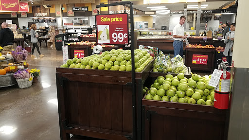 Grocery Store «Fred Meyer», reviews and photos, 14700 SE McLoughlin Blvd, Milwaukie, OR 97267, USA