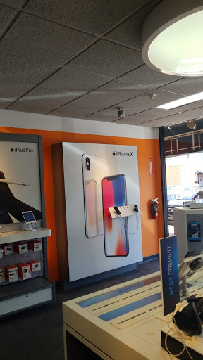 Cell Phone Store «AT&T Authorized Retailer», reviews and photos, 17100 Collins Ave #108, Sunny Isles Beach, FL 33160, USA