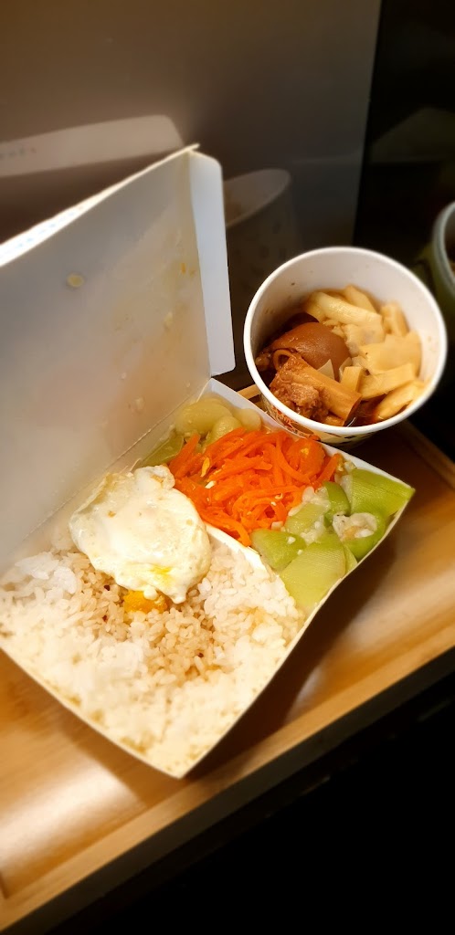 石斑肉燥飯 的照片