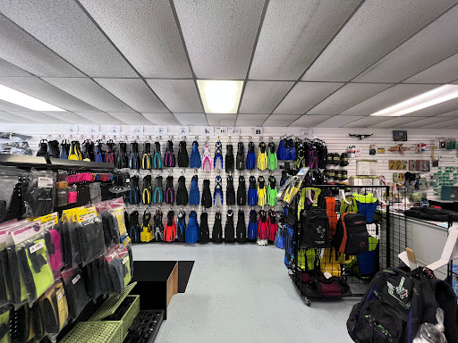 SCUBA Instructor «WOODS & WATER OUTDOOR SPORTS CENTER», reviews and photos, 124 Edwards Ave, Brandon, FL 33510, USA