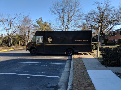 Shipping and Mailing Service «UPS Customer Center», reviews and photos, 5601 Eisenhower Ave, Alexandria, VA 22304, USA