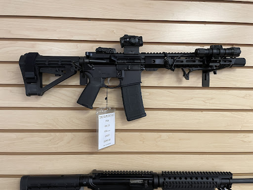 Gun Outlet & Pawn, 5115 N Tryon St, Charlotte, NC 28213, USA, 