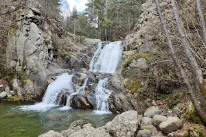 Popina Laka Waterfall image