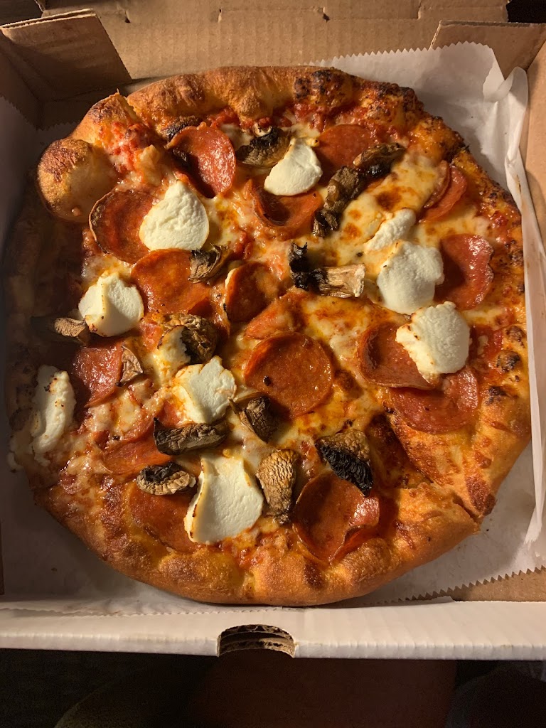 Paisano's Pizza 44130