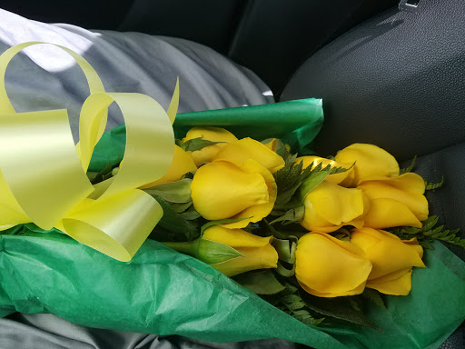 Florist «Roses Just Because/Hub Florist Of Lutz», reviews and photos, 18721 N Dale Mabry Hwy, Lutz, FL 33548, USA