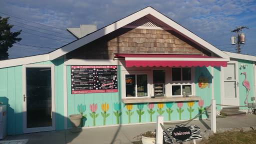 Donut Shop «Flip Flops Donut Shop», reviews and photos, 129 Bogue Inlet Dr, Emerald Isle, NC 28594, USA