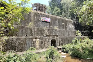 Bukit Kolam Bukit Seraya 666 - Old Dam Small Hut image