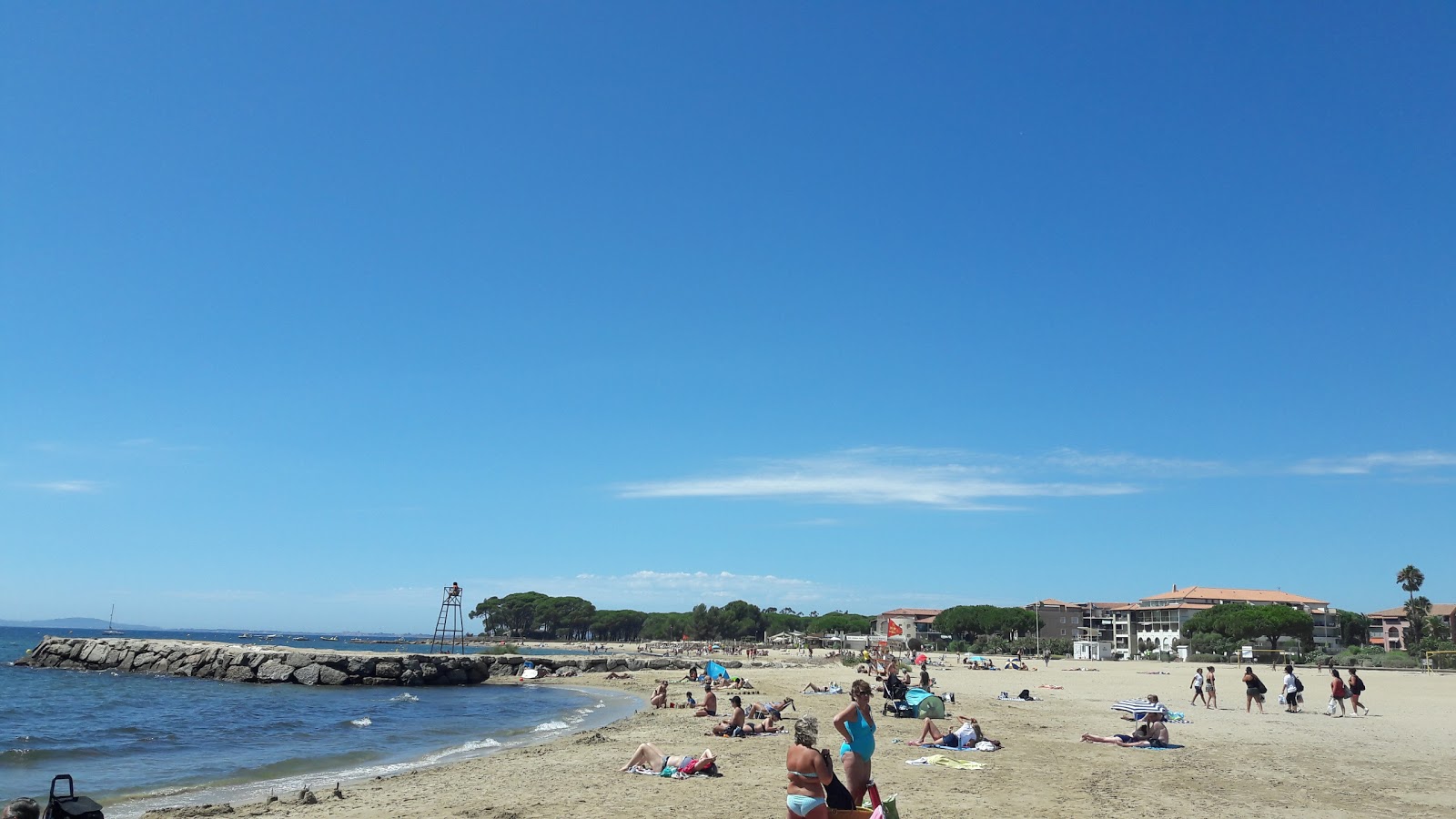 Foto de Miramar beach con muy limpio nivel de limpieza