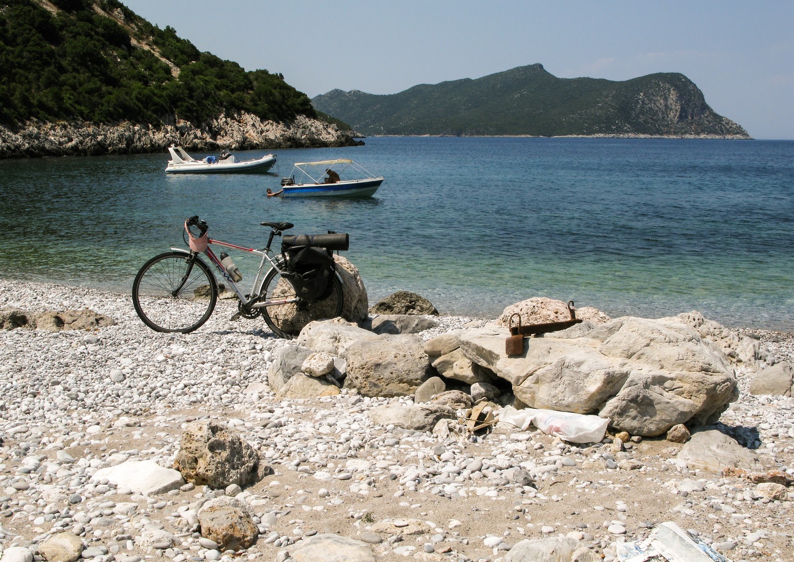 Fotografie cu Kapsala beach cu o suprafață de apa pură turcoaz