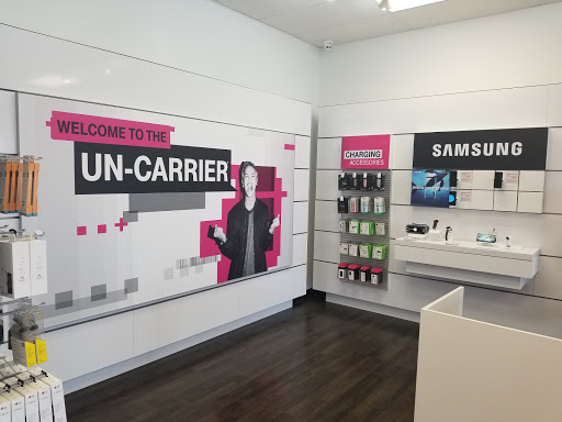 Cell Phone Store «T-Mobile», reviews and photos, 2009 W Broadway Ave #100a, Forest Lake, MN 55025, USA