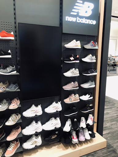 Clothing Store «Finish Line», reviews and photos, 422 Fulton St, Brooklyn, NY 11201, USA