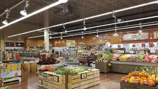 Grocery Store «Fresh Thyme Farmers Market- 82nd», reviews and photos, 4225 E 82nd St, Indianapolis, IN 46250, USA