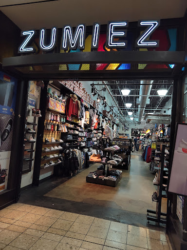 Clothing Store «Zumiez», reviews and photos, 4800 Golf Rd #92, Eau Claire, WI 54701, USA