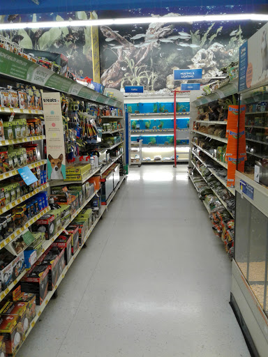 Pet Supply Store «PetSmart», reviews and photos, 5 Mystic View Rd, Everett, MA 02149, USA