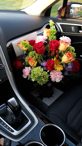 Gift Basket Store «FLOWERS BY TARA AND JEWELRY WORLD», reviews and photos, 2087 Wilma Rudolph Blvd, Clarksville, TN 37040, USA