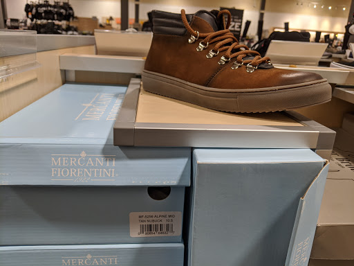 Shoe Store «DSW Designer Shoe Warehouse», reviews and photos, 4001 Factoria Square Mall SE, Bellevue, WA 98006, USA