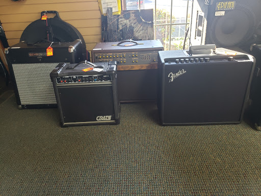 Pawn Shop «SILVER LINING JEWELRY AND LOAN GRESHAM», reviews and photos, 300 SE 181st Ave, Portland, OR 97233, USA