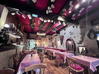 Atmosphère du Restaurant de spécialités alsaciennes CAVEAU HEUHAUS à Eguisheim - n°16