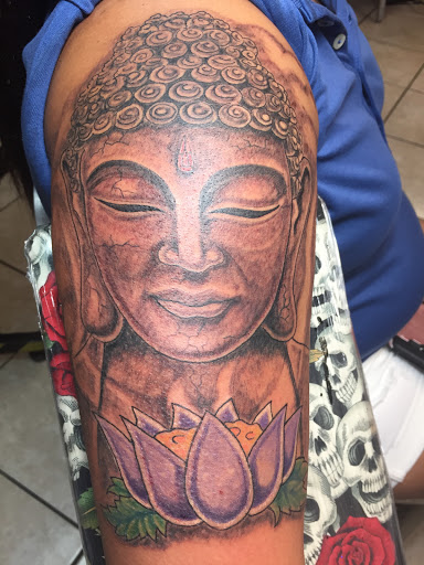 Tattoo Shop «Born Lucky Tattoo Studio», reviews and photos, 27565 S Dixie Hwy, Naranja, FL 33032, USA