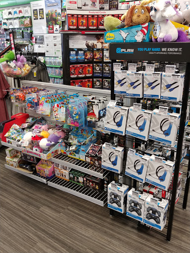 Video Game Store «GameStop», reviews and photos, 1633 Miller Park Way, West Milwaukee, WI 53214, USA