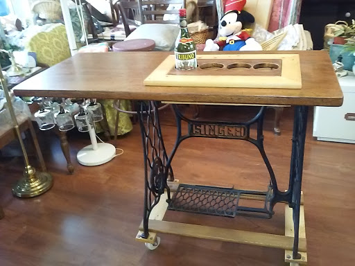 Thrift Store «Taste and See Thrift/Antiques», reviews and photos, 720 NY-25A, Rocky Point, NY 11778, USA