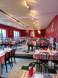 Atmosphère du Restaurant Du Midi à Saint-Christophe-en-Brionnais - n°1