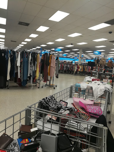 Clothing Store «Ross Dress for Less», reviews and photos, 1990 S University Dr, Davie, FL 33324, USA