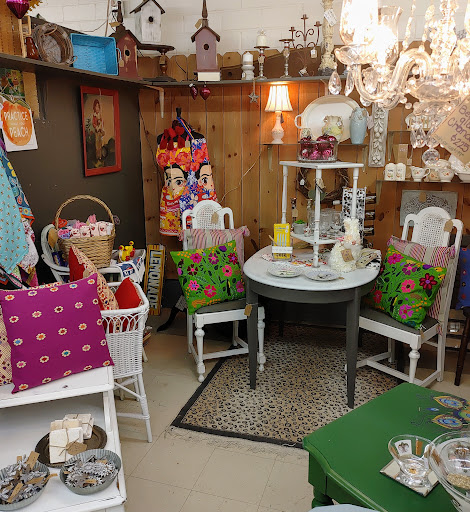 Antique Store «Finders Keepers Market», reviews and photos, 1303 C St, Floresville, TX 78114, USA