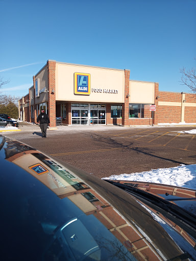 ALDI, 1451 Riverwood Dr, Burnsville, MN 55337, USA, 