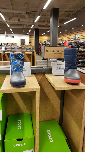 Shoe Store «DSW Designer Shoe Warehouse», reviews and photos, 23171 W Outer Dr, Allen Park, MI 48101, USA