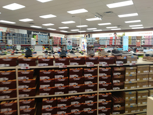 Shoe Store «Famous Footwear», reviews and photos, 519 SW Pine Island Rd, Cape Coral, FL 33991, USA