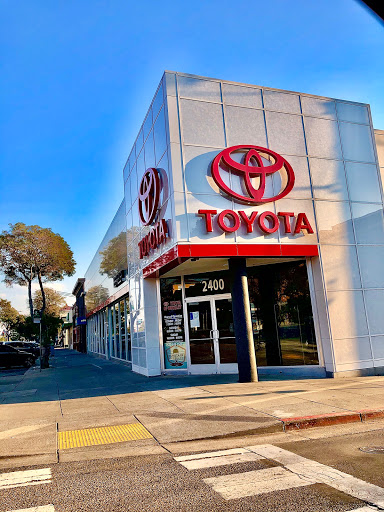 Toyota Dealer «Toyota of Berkeley», reviews and photos, 2400 Shattuck Ave, Berkeley, CA 94704, USA