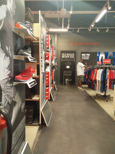 Clothing Store «Nike Factory Store», reviews and photos, 2210 Tanger Blvd #225, Gonzales, LA 70737, USA
