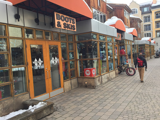 Snowboard Rental Service «Double Diamond Ski Shop», reviews and photos, 520 E Lionshead Cir, Vail, CO 81657, USA
