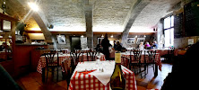 Atmosphère du Restaurant français Le Petit Blanc à Salins-les-Bains - n°12