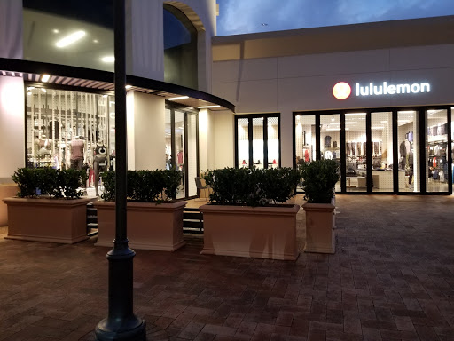 Sportswear Store «lululemon», reviews and photos, 563 Newport Center Dr, Newport Beach, CA 92660, USA