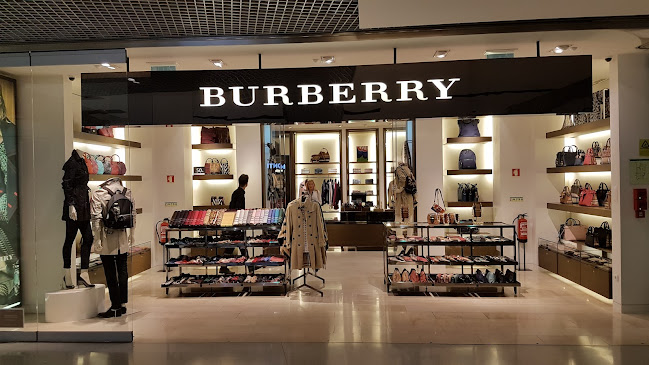 Burberry - Loja de roupa