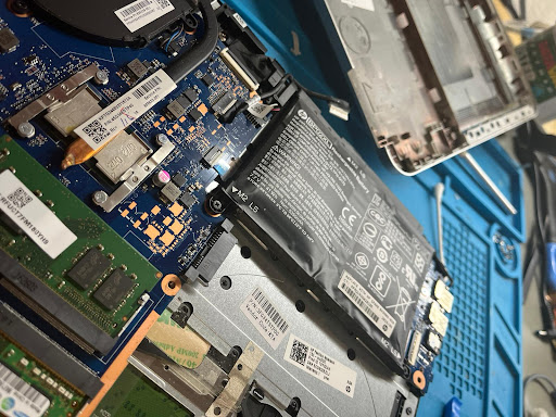 Mobile Phone Repair Shop «One Hour Device Repair», reviews and photos, 70 E Sunset Way, Issaquah, WA 98027, USA