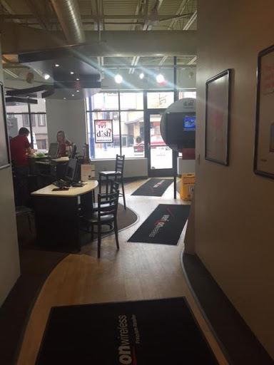 Cell Phone Store «Verizon Authorized Retailer, TCC», reviews and photos, 25 Lake St N, Forest Lake, MN 55025, USA