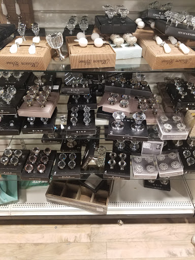 Department Store «T.J. Maxx & HomeGoods», reviews and photos, 2685 South Rd, Poughkeepsie, NY 12601, USA