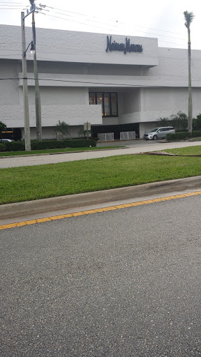 Clothing Store «Neiman Marcus», reviews and photos, 2442 E Sunrise Blvd, Fort Lauderdale, FL 33304, USA
