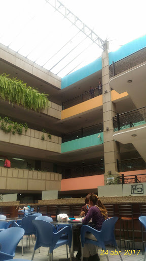 Paseo Las Industrias shopping mall