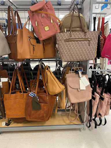 Department Store «Marshalls & HomeGoods», reviews and photos, 731 Centerview Blvd, Kissimmee, FL 34741, USA