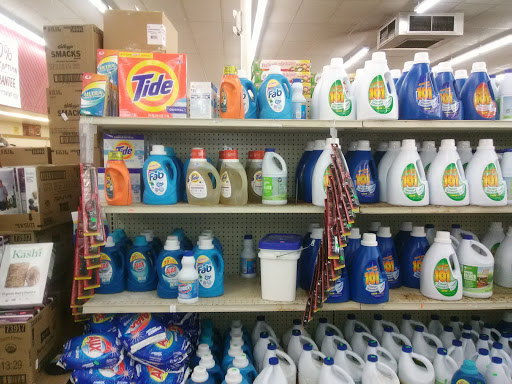 Grocery Store «United Grocery Outlet», reviews and photos, 106 Woodmere Mall, Crossville, TN 38555, USA