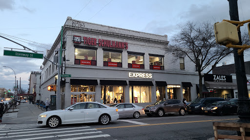 Clothing Store «Express», reviews and photos, 3101 Steinway St, Astoria, NY 11103, USA