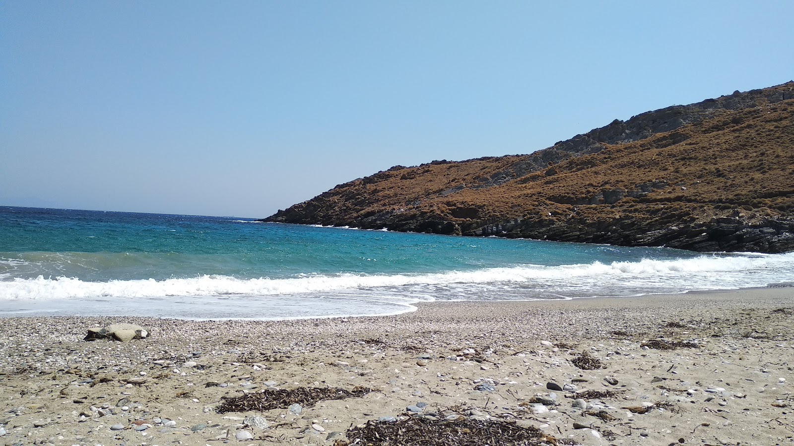 Foto van Paralia Orkou met kleine baai