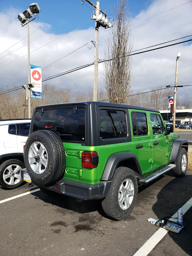 Car Dealer «Fred Beans Chrysler Dodge Jeep Ram», reviews and photos, 858 N Easton Rd, Doylestown, PA 18902, USA