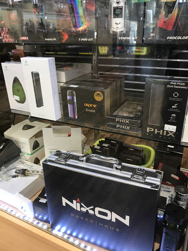 Tobacco Shop «Puff&Pass Smoke Shop», reviews and photos, 14151 Ramona Blvd #2B, Baldwin Park, CA 91706, USA